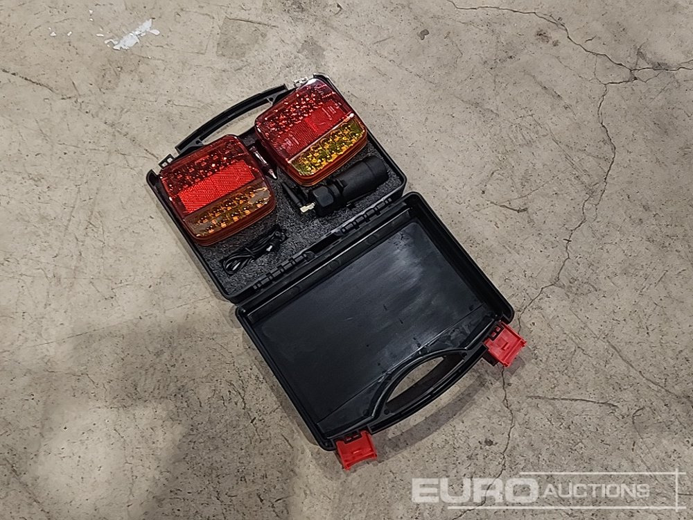 Unused LED Wireless Magnetic Trailer Lights - Обладнання для гаражів/ Майстерень: фото 3 Unused LED Wireless Magnetic Trailer Lights - Обладнання для гаражів/ Майстерень: фото 3