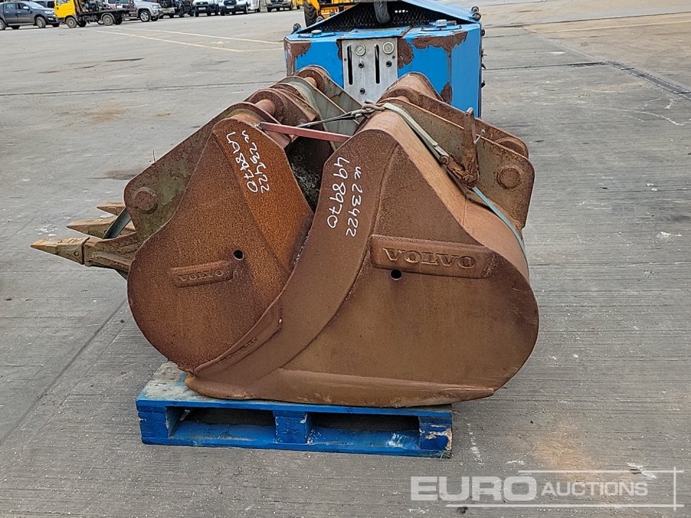 Volvo 48", 24", 24" Scoop Bucket 65mm Pin to suit 13 Ton Excavator - Ківш: фото 2 Volvo 48", 24", 24" Scoop Bucket 65mm Pin to suit 13 Ton Excavator - Ківш: фото 2