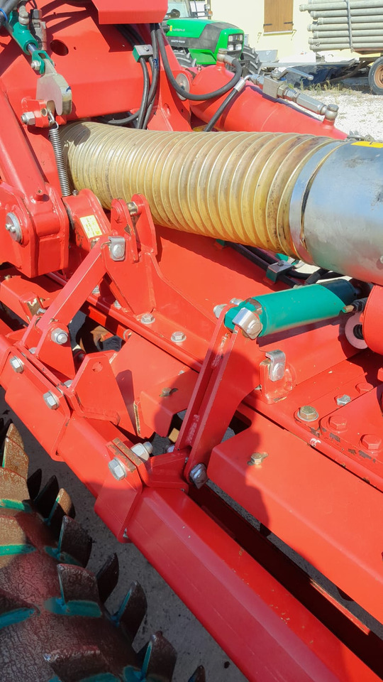 Erpice rotante usato Kverneland 5 metri F30 - Активна борона: фото 4 Erpice rotante usato Kverneland 5 metri F30 - Активна борона: фото 4