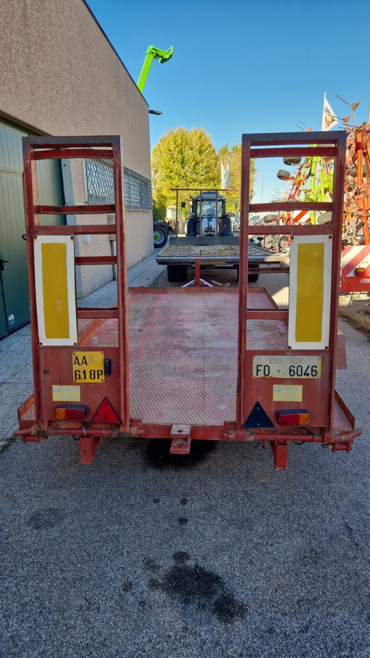 Rimorchio usato omologato 50 q.li - Низькорамна платформа причіп: фото 2 Rimorchio usato omologato 50 q.li - Низькорамна платформа причіп: фото 2