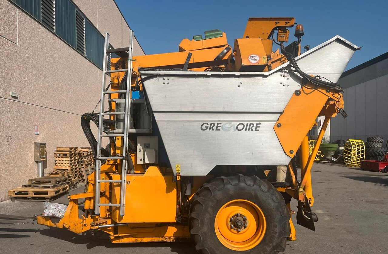Vendemmiatrice usata Grégoire G60I - Збиральна машина для винограду: фото 1 Vendemmiatrice usata Grégoire G60I - Збиральна машина для винограду: фото 1
