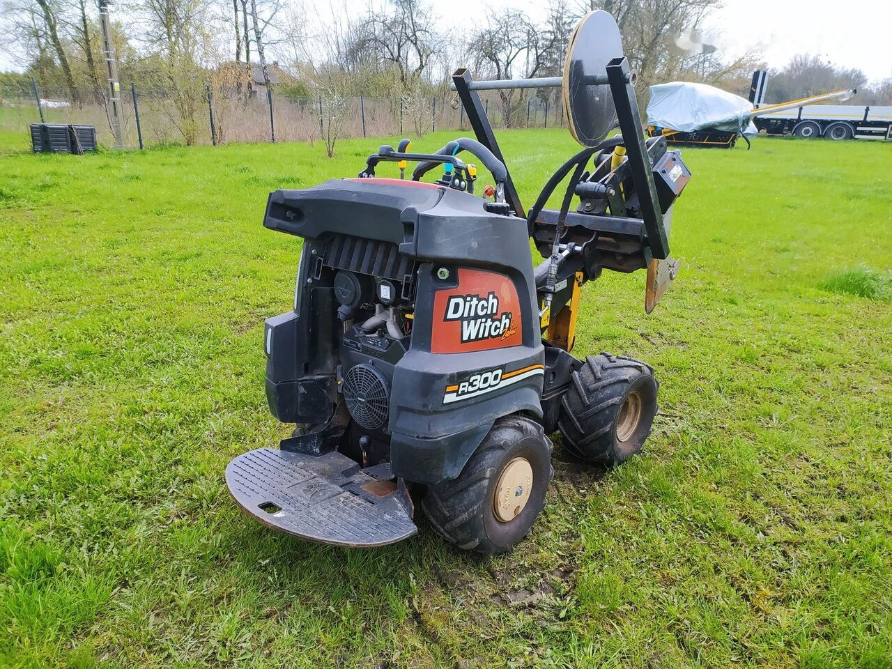 Ditch-Witch Zahn R300 - Траншеєкопач: фото 4 Ditch-Witch Zahn R300 - Траншеєкопач: фото 4