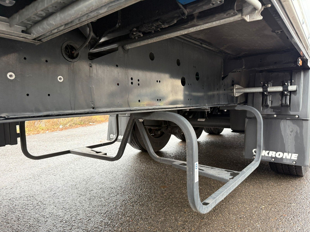 Закритий кузов напівпричіп Krone SD/KOFFER/LIFTACHSE: фото 15 Закритий кузов напівпричіп Krone SD/KOFFER/LIFTACHSE: фото 15