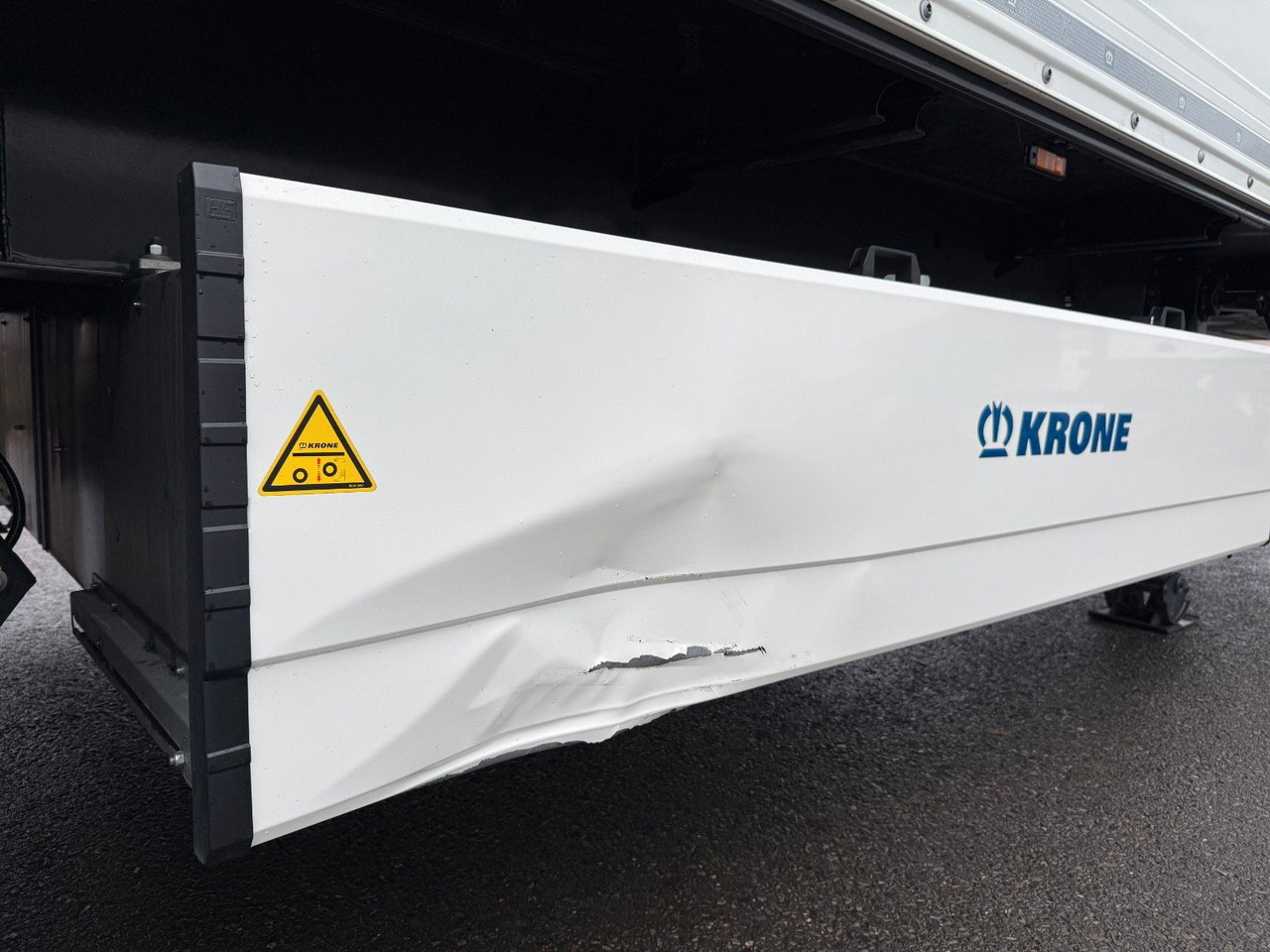 Закритий кузов напівпричіп Krone SD/KOFFER/LIFTACHSE: фото 10 Закритий кузов напівпричіп Krone SD/KOFFER/LIFTACHSE: фото 10