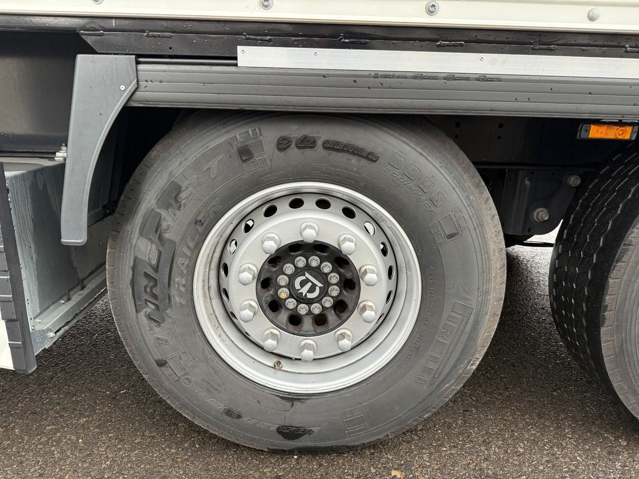 Закритий кузов напівпричіп Krone SD/KOFFER/LIFTACHSE: фото 17 Закритий кузов напівпричіп Krone SD/KOFFER/LIFTACHSE: фото 17