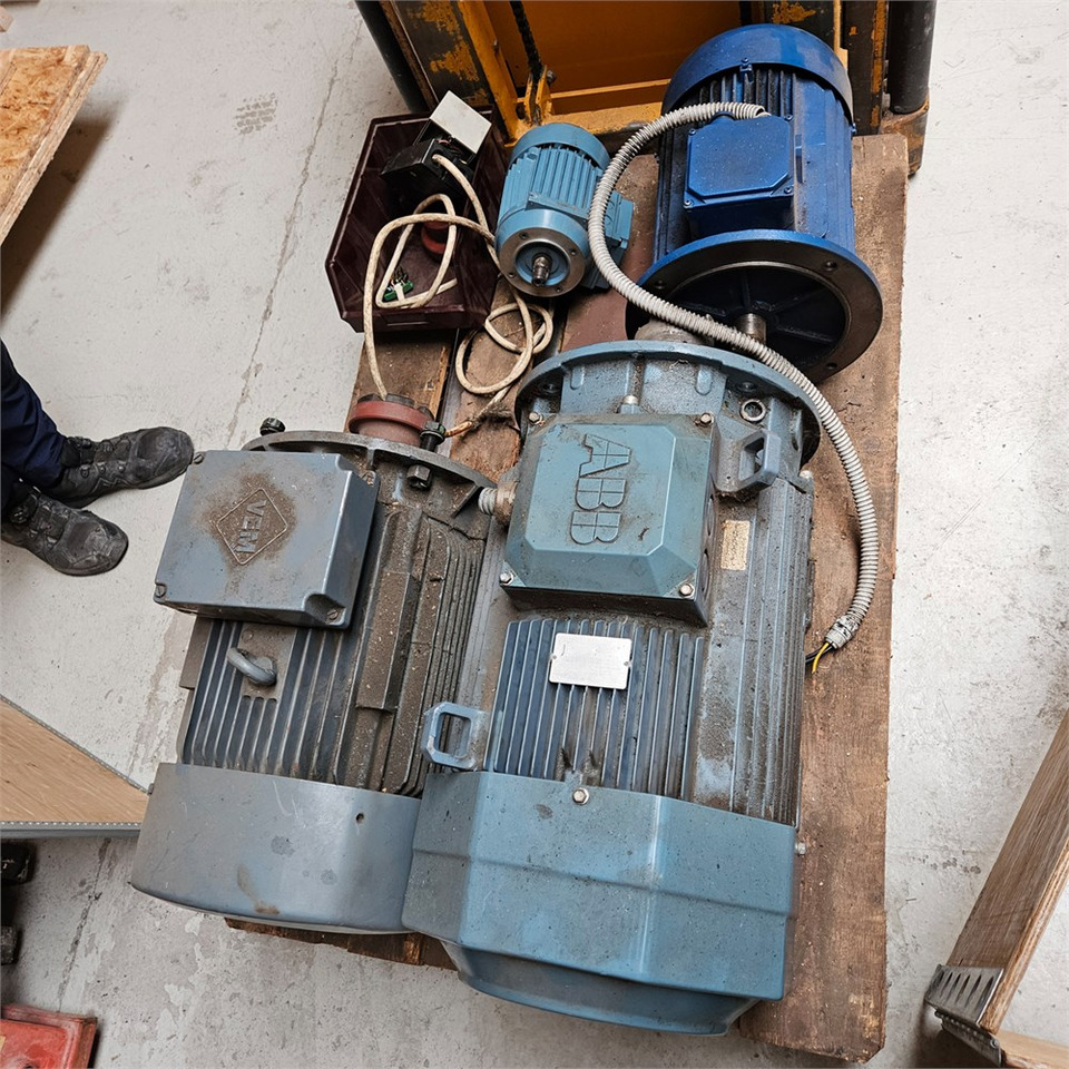 ABB MT80A19F100-2 / M3AA180MLB4 - Верстат: фото 3 ABB MT80A19F100-2 / M3AA180MLB4 - Верстат: фото 3