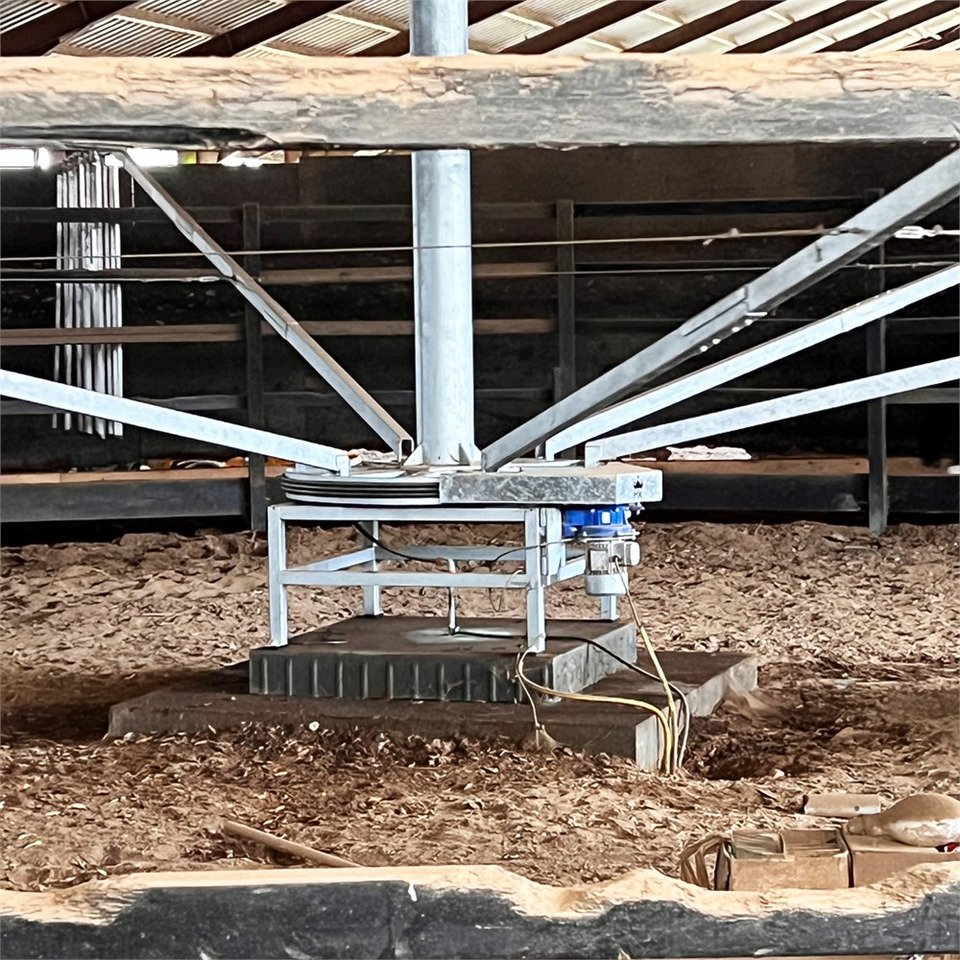 ABC Molenkoning Horse Walker - 20 meter - Se Video! - Техніка для тваринництва: фото 5 ABC Molenkoning Horse Walker - 20 meter - Se Video! - Техніка для тваринництва: фото 5