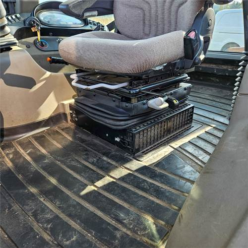 Екскаватор-навантажувач Case 695 ST: фото 14 Екскаватор-навантажувач Case 695 ST: фото 14