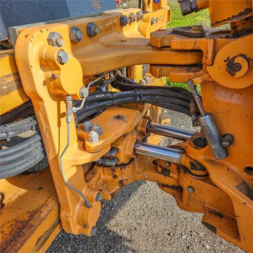 Екскаватор-навантажувач Case 695 ST: фото 47 Екскаватор-навантажувач Case 695 ST: фото 47