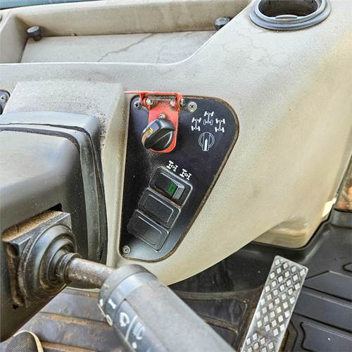 Екскаватор-навантажувач Case 695 ST: фото 23 Екскаватор-навантажувач Case 695 ST: фото 23