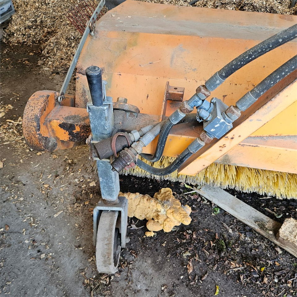 Epoke B200 - Щітка дорожня: фото 5 Epoke B200 - Щітка дорожня: фото 5