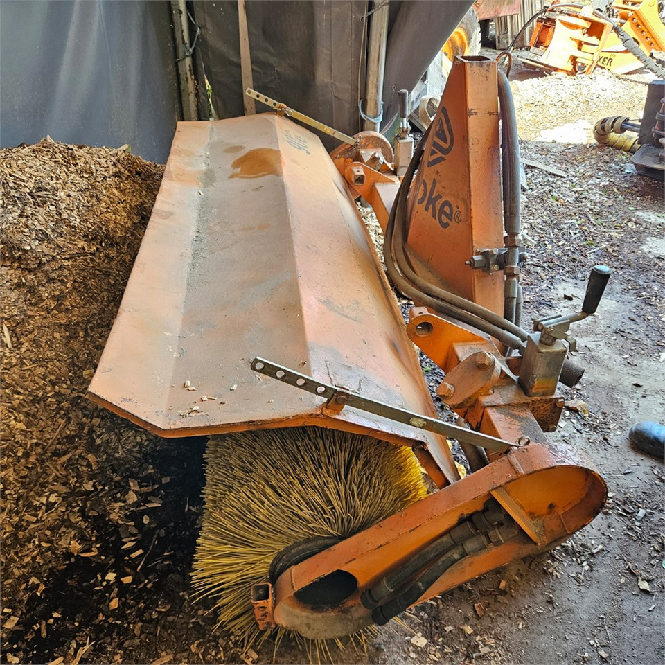 Epoke B200 - Щітка дорожня: фото 1 Epoke B200 - Щітка дорожня: фото 1