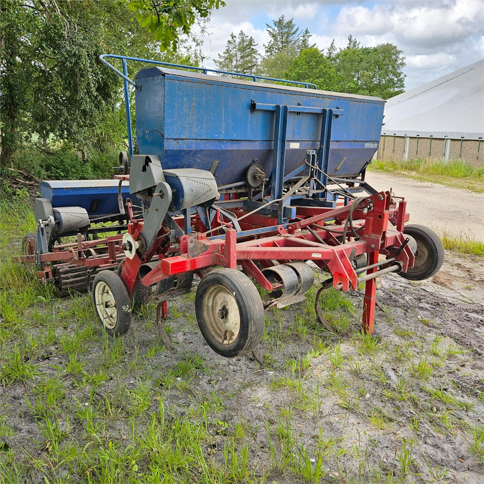 Fiona 4300 - Посівна техніка: фото 5 Fiona 4300 - Посівна техніка: фото 5