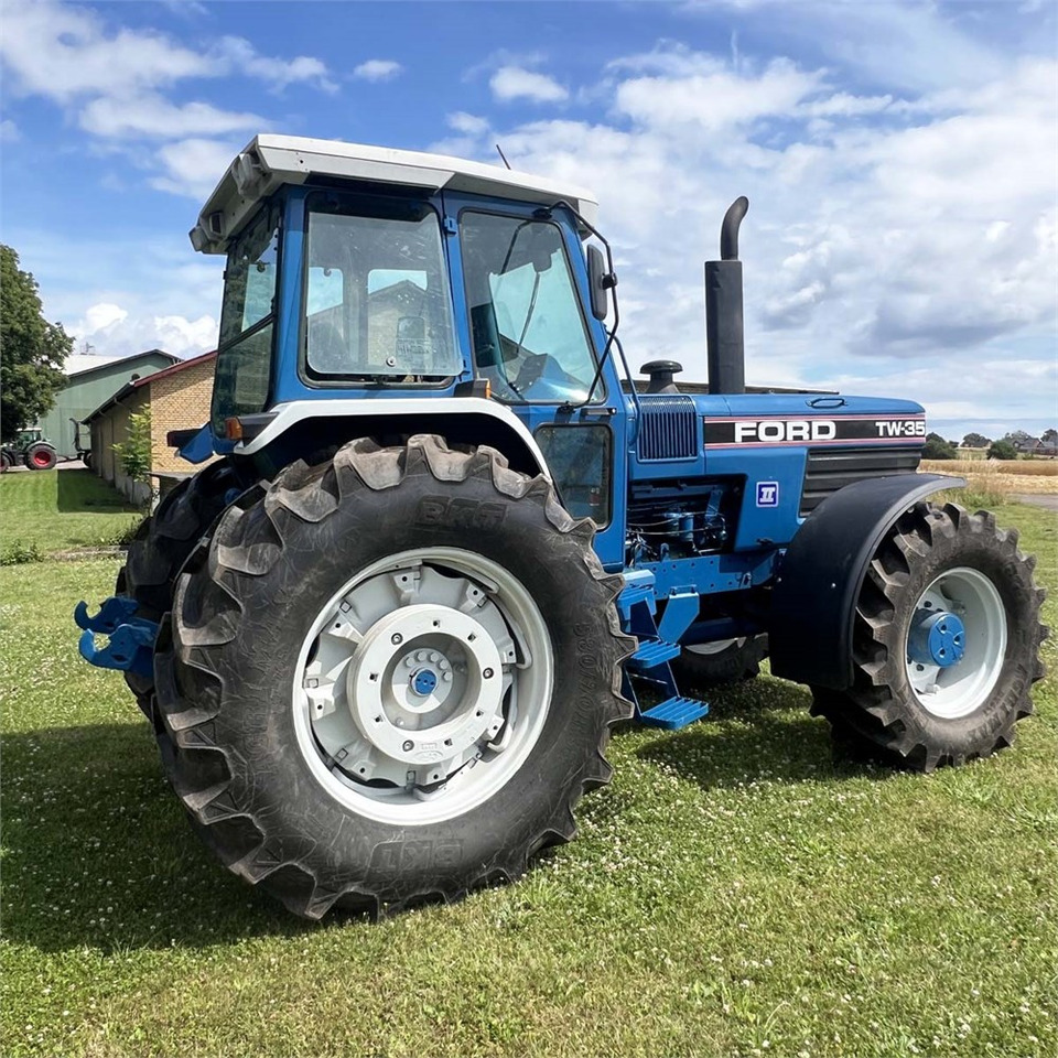 Ford TW 35 - Трактор: фото 4 Ford TW 35 - Трактор: фото 4