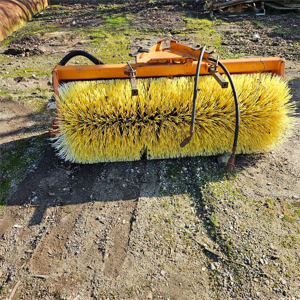 HWH HF 1A 1500 - Щітка дорожня: фото 2 HWH HF 1A 1500 - Щітка дорожня: фото 2