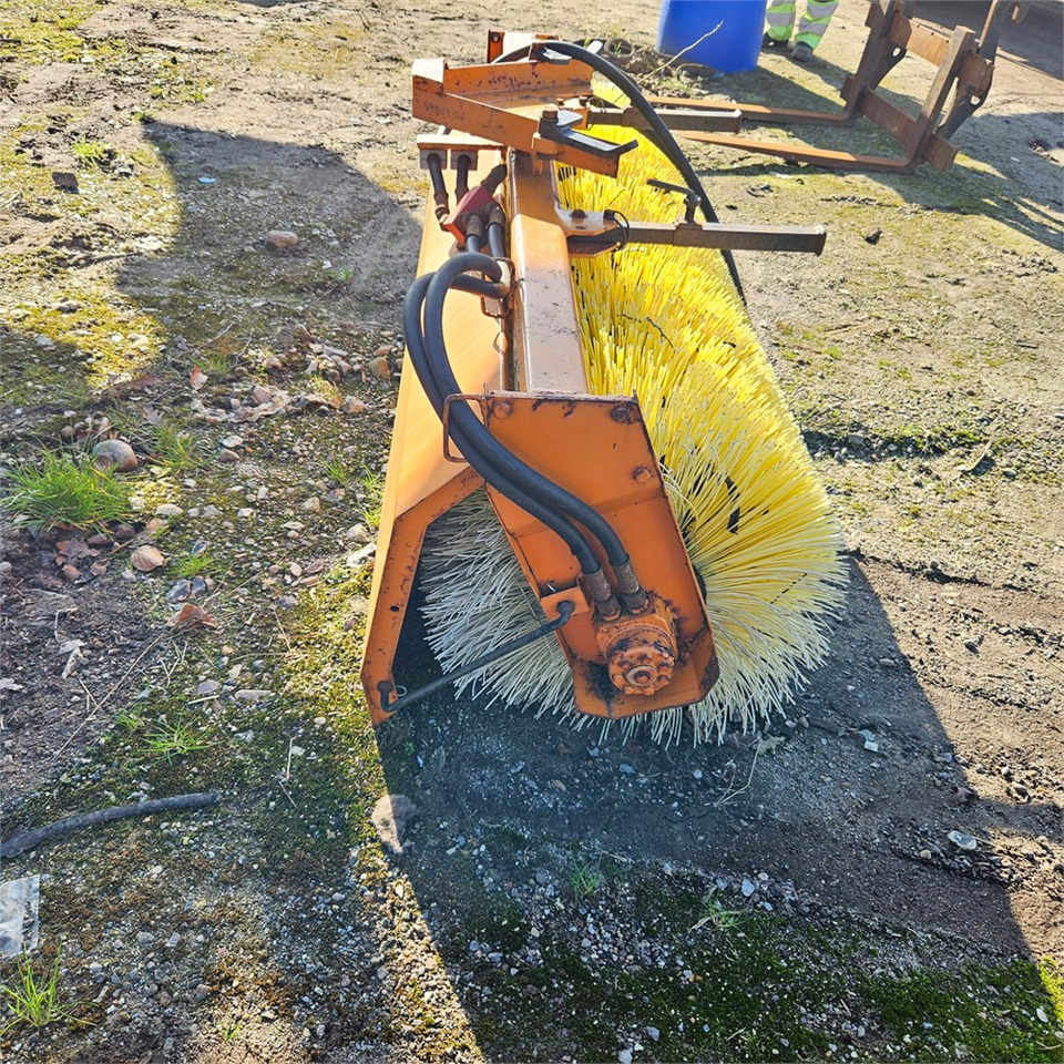 HWH HF 1A 1500 - Щітка дорожня: фото 3 HWH HF 1A 1500 - Щітка дорожня: фото 3