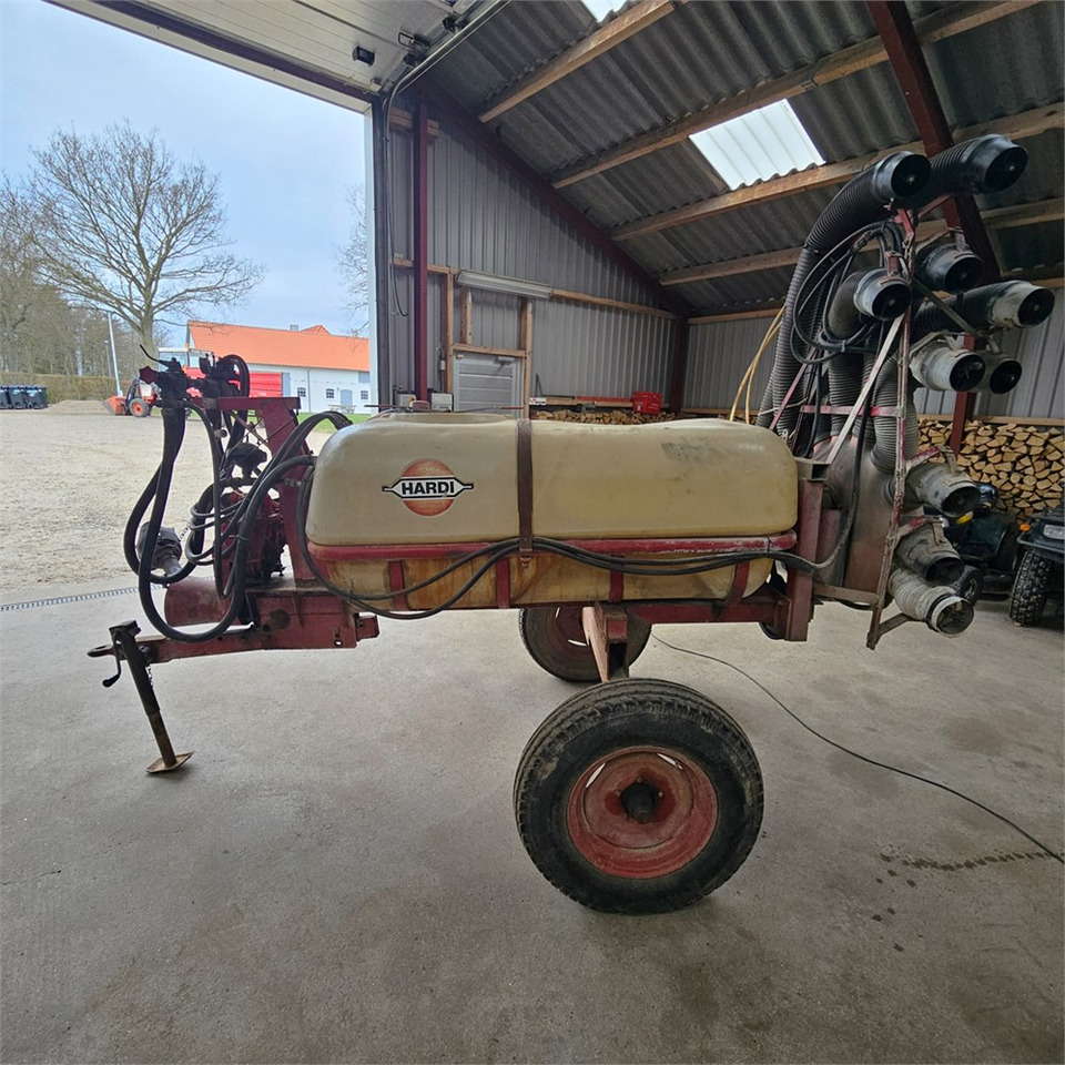 Hardi 800 l - Обприскувач: фото 4 Hardi 800 l - Обприскувач: фото 4