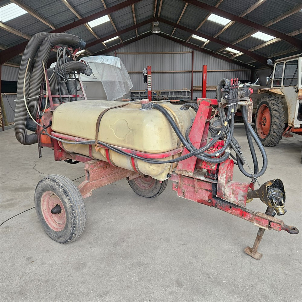 Hardi 800 l - Обприскувач: фото 1 Hardi 800 l - Обприскувач: фото 1