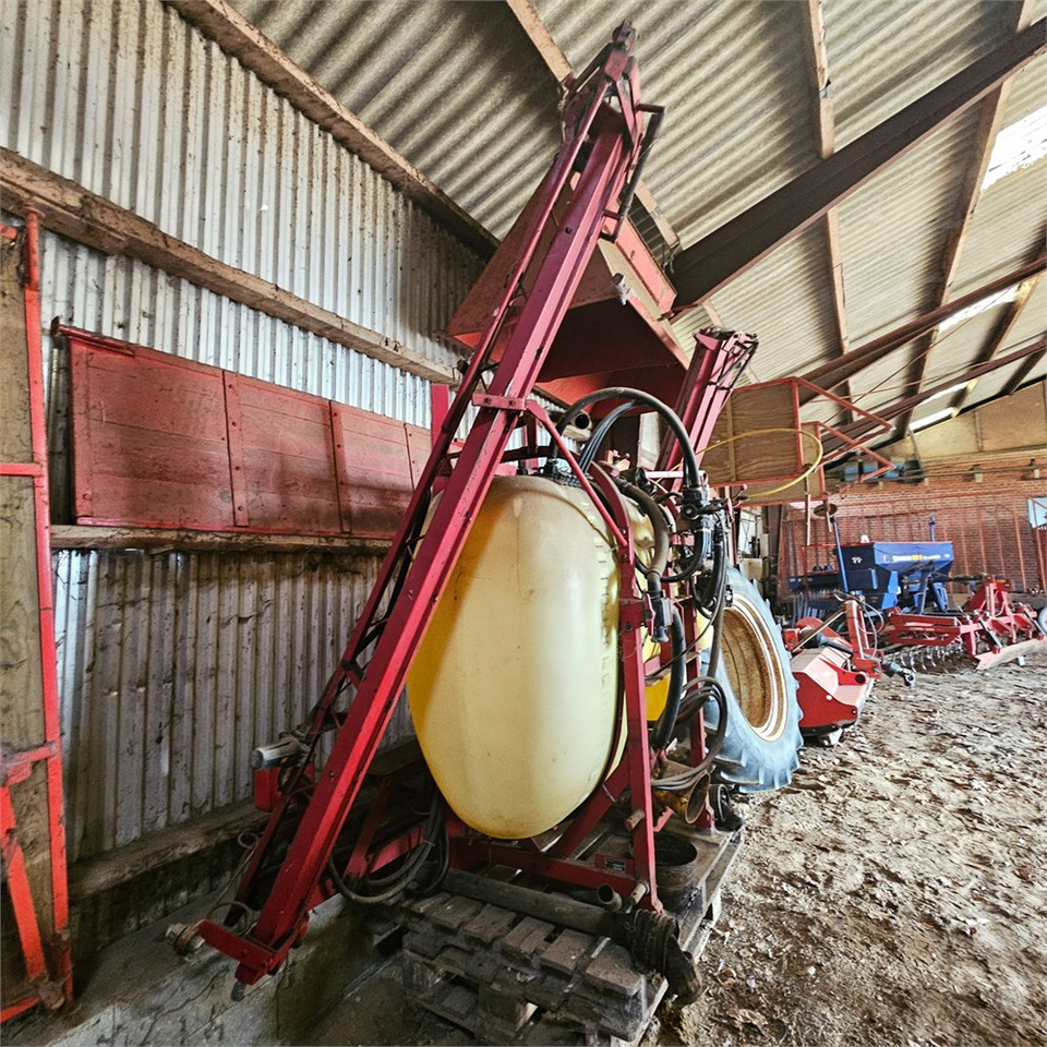 Hardi LXY 800 - Обприскувач: фото 5 Hardi LXY 800 - Обприскувач: фото 5