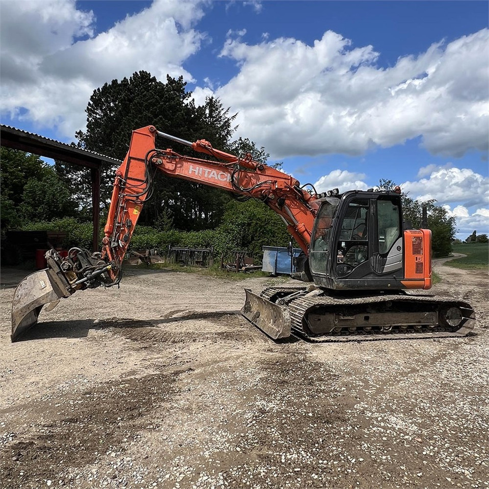 Hitachi ZX135 US-6 - Гусеничний екскаватор: фото 3 Hitachi ZX135 US-6 - Гусеничний екскаватор: фото 3