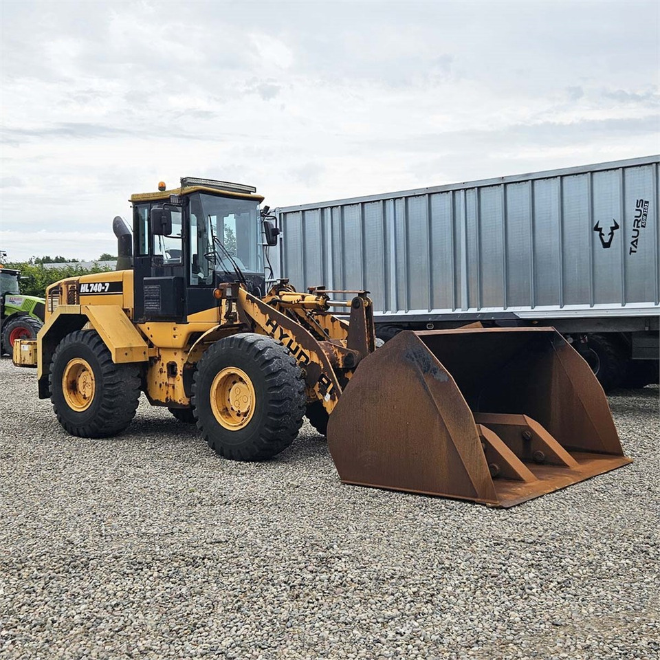 Hyundai HL740-7 - Колісний навантажувач: фото 1 Hyundai HL740-7 - Колісний навантажувач: фото 1