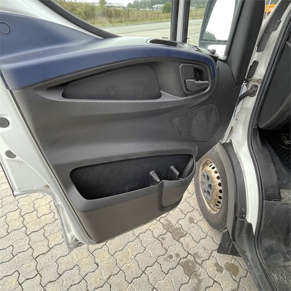 Суцільнометалевий фургон Iveco 35-120 HI Matic: фото 17
