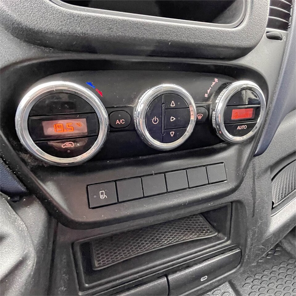 Суцільнометалевий фургон Iveco 35-120 HI Matic: фото 16