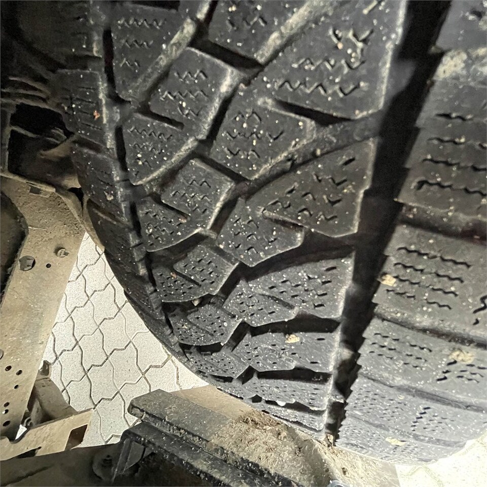 Суцільнометалевий фургон Iveco 35-120 HI Matic: фото 35