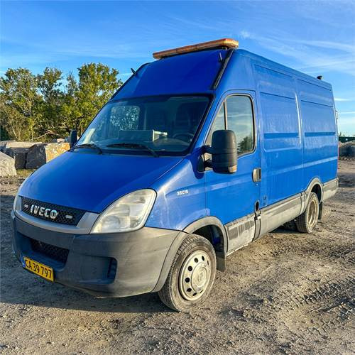 Iveco 35C15AV (12,0M3) EU4 - Суцільнометалевий фургон: фото 2 Iveco 35C15AV (12,0M3) EU4 - Суцільнометалевий фургон: фото 2