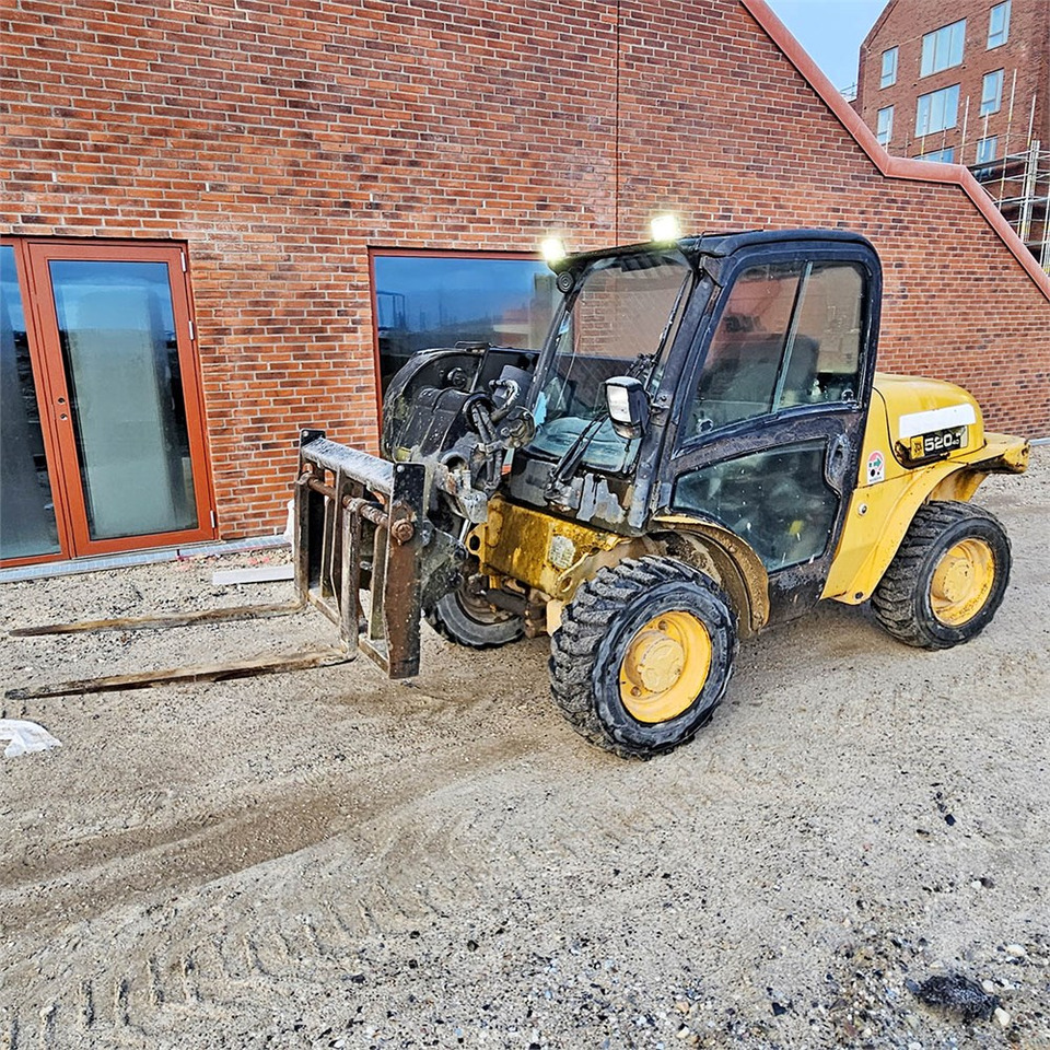 JCB 520-40 - Навантажувач телескопічний: фото 1 JCB 520-40 - Навантажувач телескопічний: фото 1