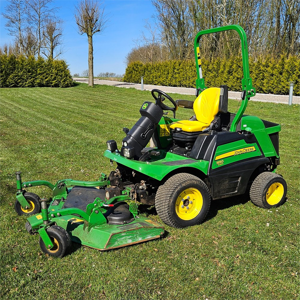 John Deere 1550 TerrainCut - Газонокосарка: фото 1 John Deere 1550 TerrainCut - Газонокосарка: фото 1