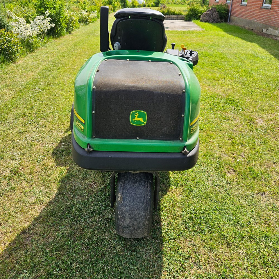 John Deere 2500B PrecisionCut - Газонокосарка: фото 5 John Deere 2500B PrecisionCut - Газонокосарка: фото 5