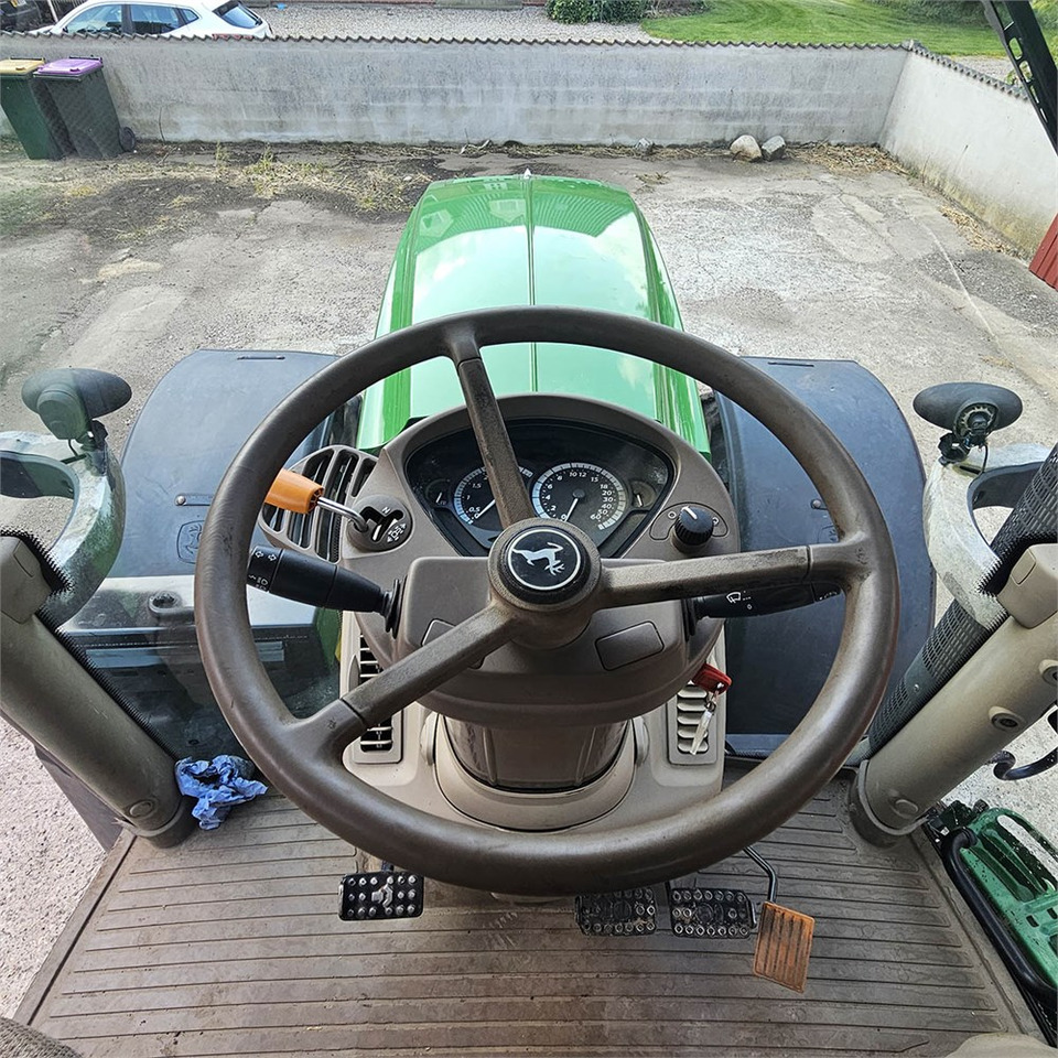 Трактор John Deere 6210 R: фото 15