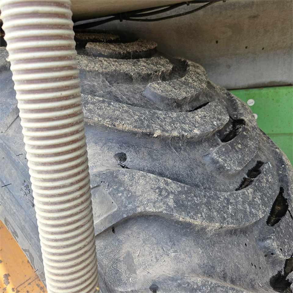 Техніка для внесення добрив Joskin 26000TRS: фото 30