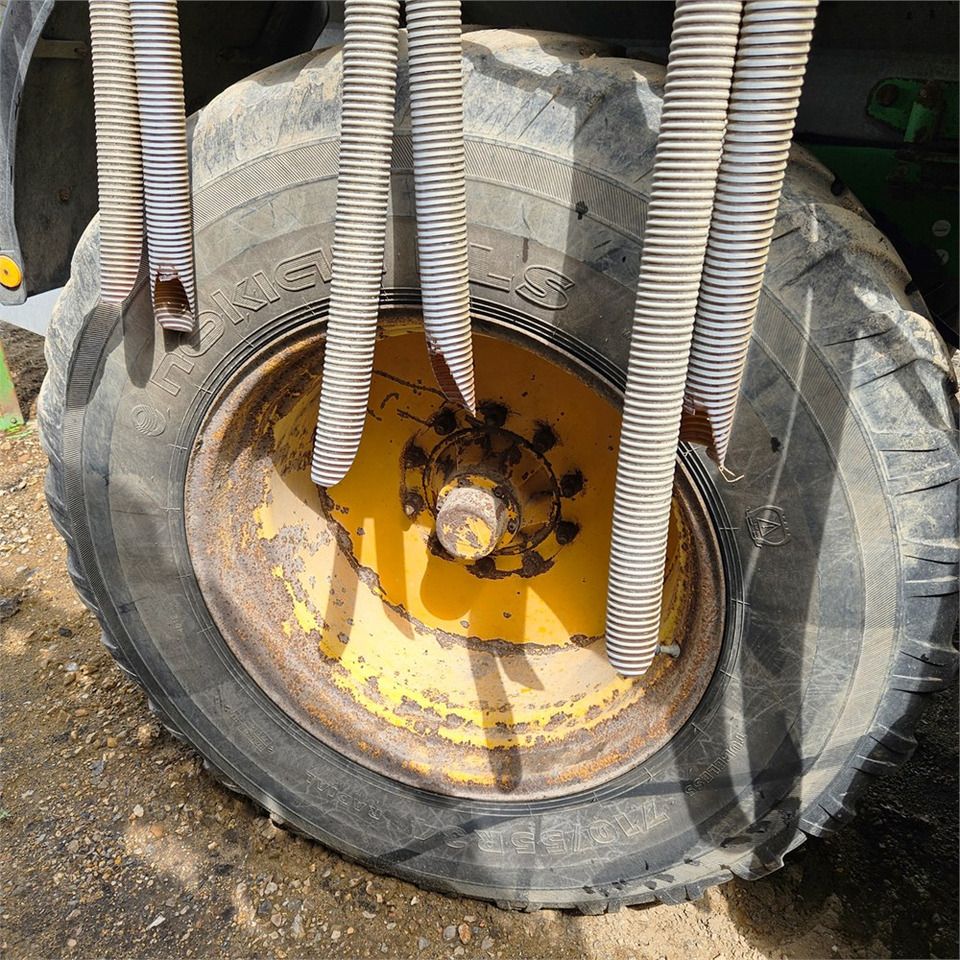 Техніка для внесення добрив Joskin 26000TRS: фото 23