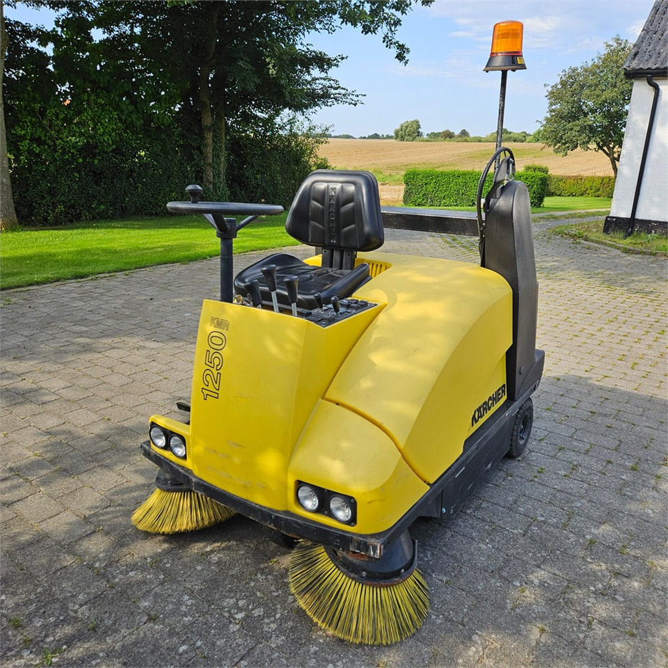 Kärcher KMR 1250 B - Промислова підмітальна машина: фото 2 Kärcher KMR 1250 B - Промислова підмітальна машина: фото 2