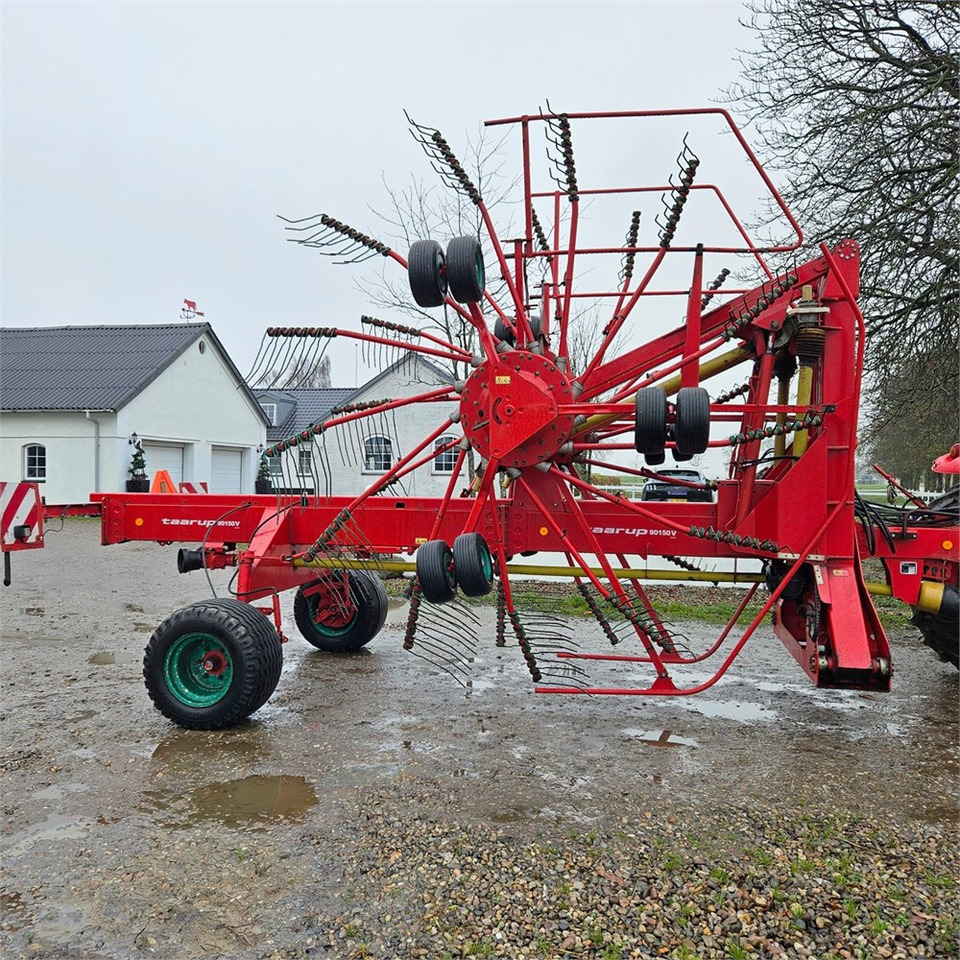 Kverneland Taarup 90150 V - Техніка для сінозаготівлі: фото 1 Kverneland Taarup 90150 V - Техніка для сінозаготівлі: фото 1