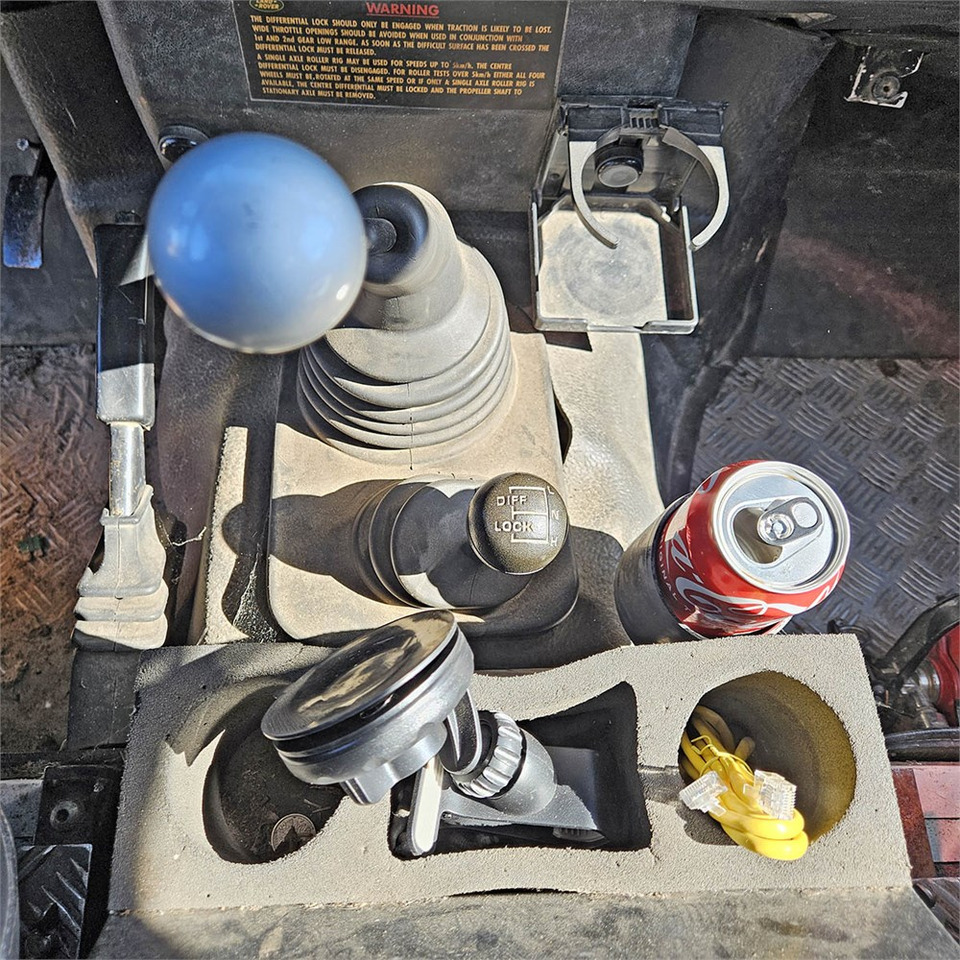 Позашляховик Land Rover Defender 90: фото 15 Позашляховик Land Rover Defender 90: фото 15