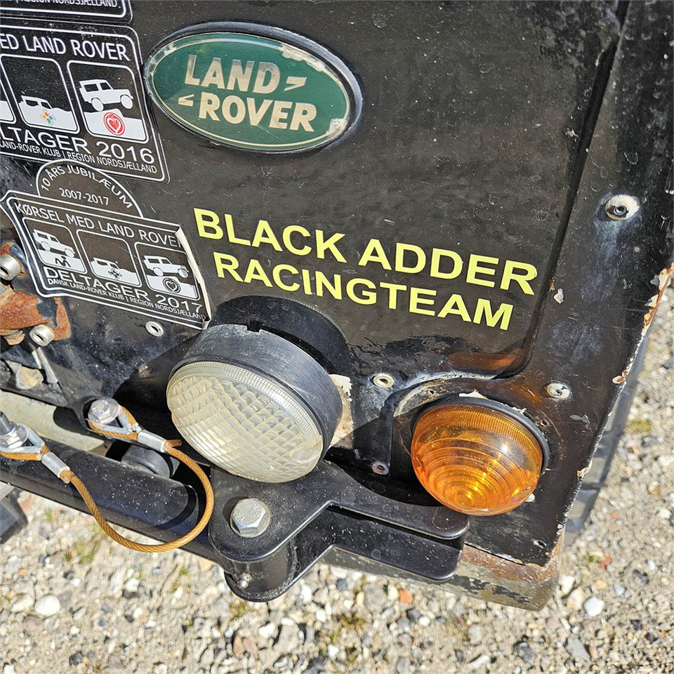 Позашляховик Land Rover Defender 90: фото 33 Позашляховик Land Rover Defender 90: фото 33