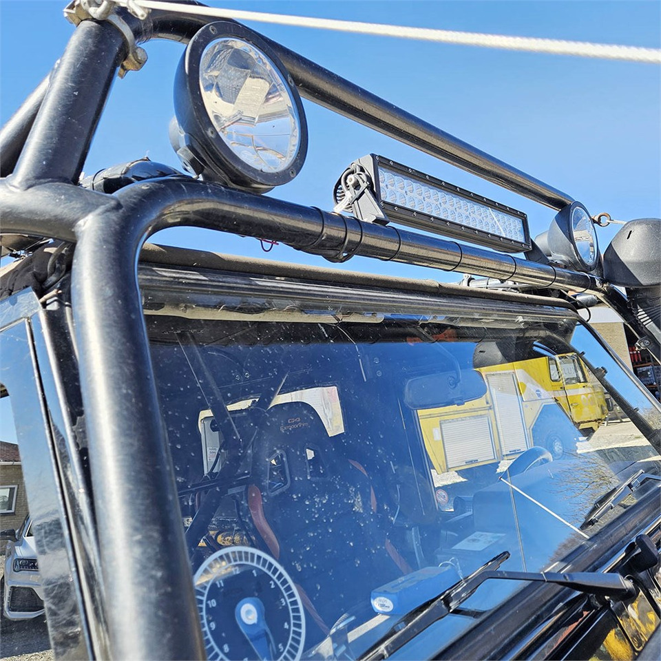 Позашляховик Land Rover Defender 90: фото 27 Позашляховик Land Rover Defender 90: фото 27