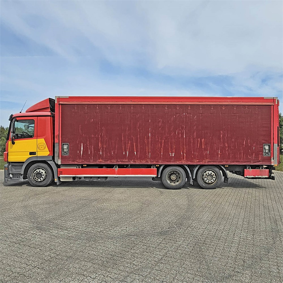 Mercedes Actros 2541 - Вантажівка з закритим кузовом: фото 2 Mercedes Actros 2541 - Вантажівка з закритим кузовом: фото 2
