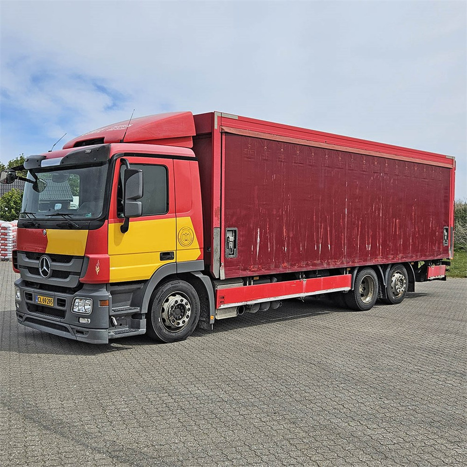Mercedes Actros 2541 - Вантажівка з закритим кузовом: фото 1 Mercedes Actros 2541 - Вантажівка з закритим кузовом: фото 1