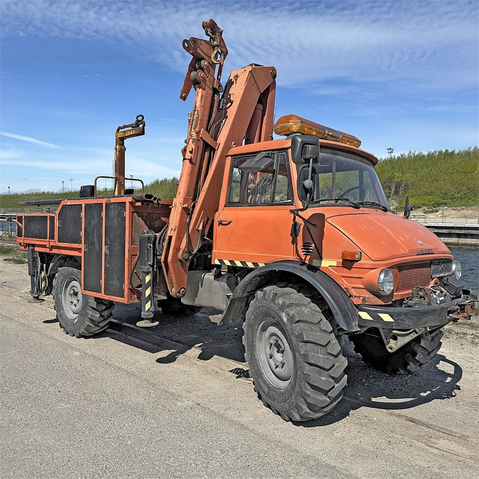 Mercedes Unimog 116 - Вантажівка з маніпулятором: фото 1 Mercedes Unimog 116 - Вантажівка з маніпулятором: фото 1