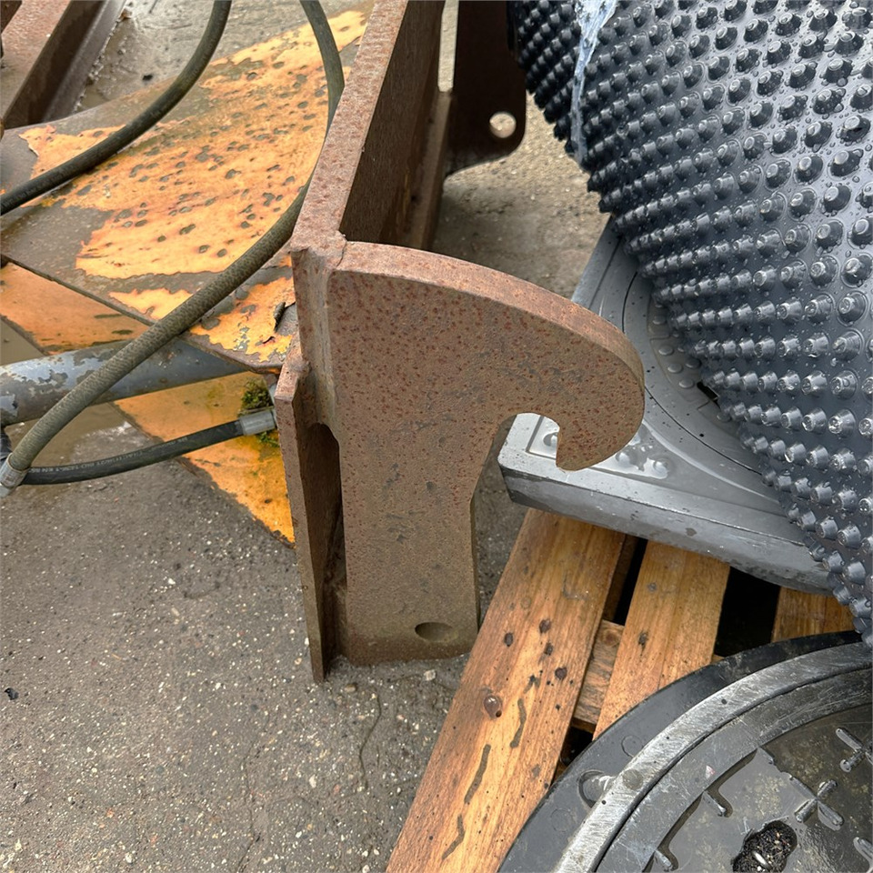 ABC Afretter / vibrator - Навісне обладнання в категорії Будівельна техніка: фото 5 ABC Afretter / vibrator - Навісне обладнання в категорії Будівельна техніка: фото 5