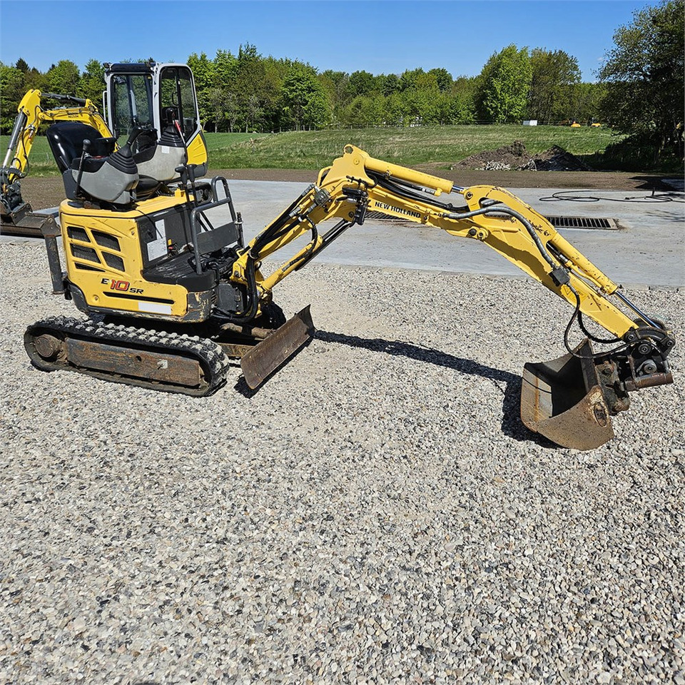 New Holland E10 SR - Міні-екскаватор: фото 2 New Holland E10 SR - Міні-екскаватор: фото 2