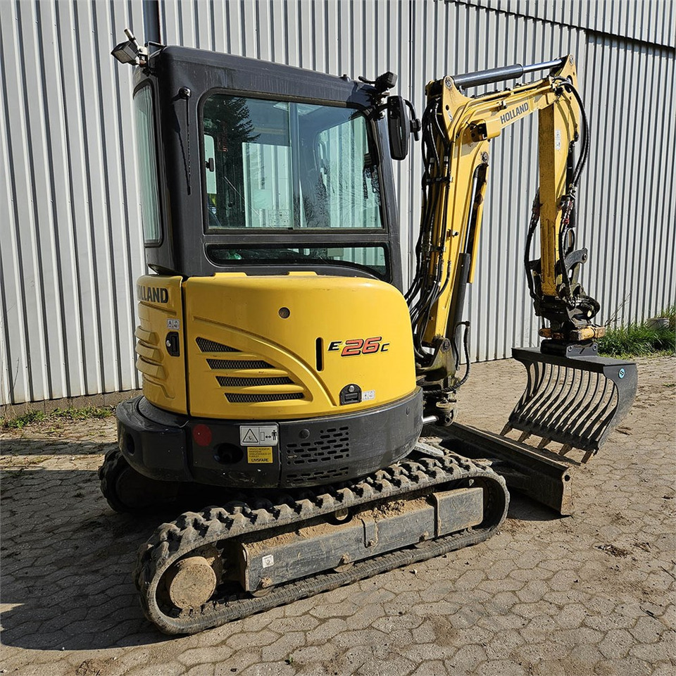 Міні-екскаватор New Holland E26C: фото 7