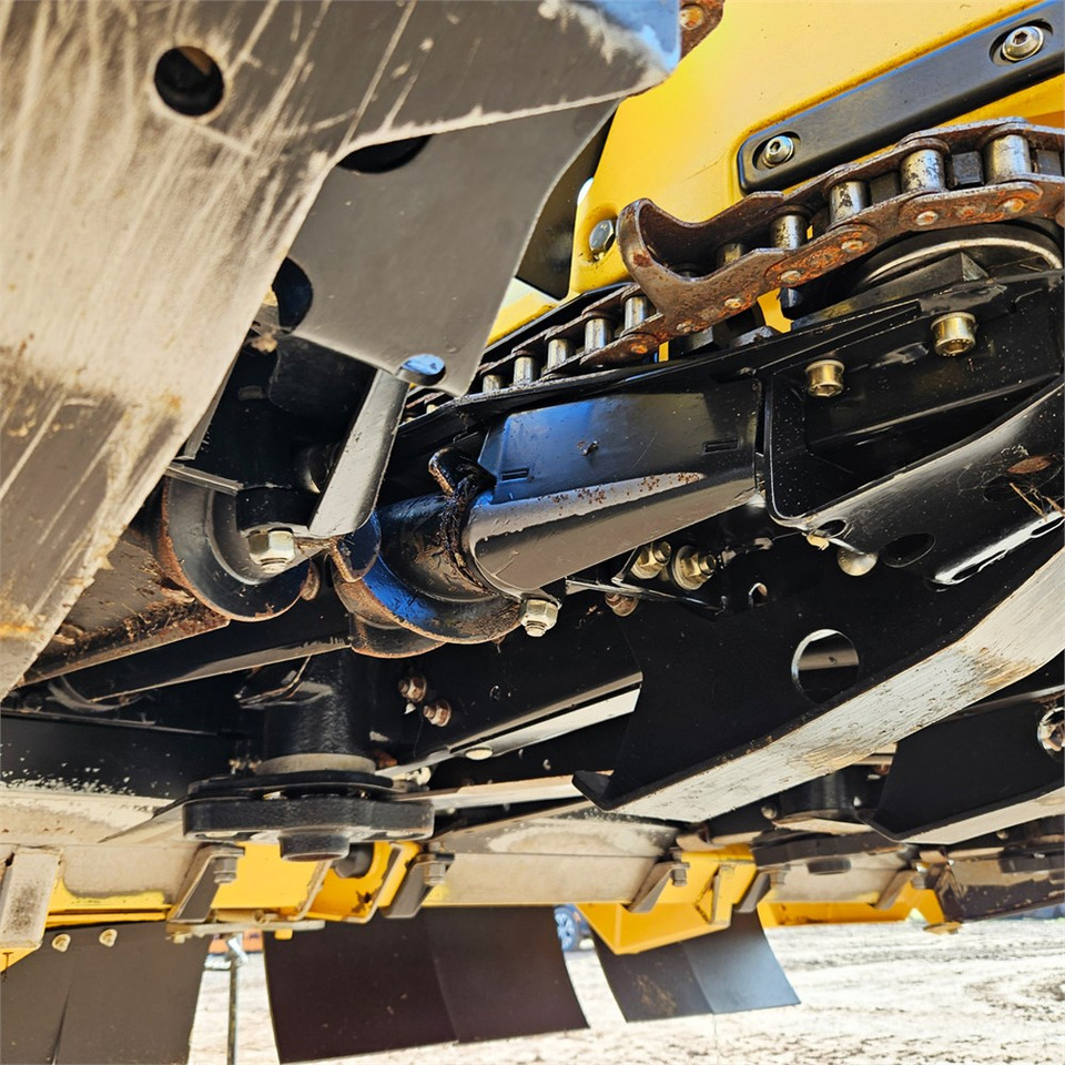 Комбайн New Holland F8: фото 6