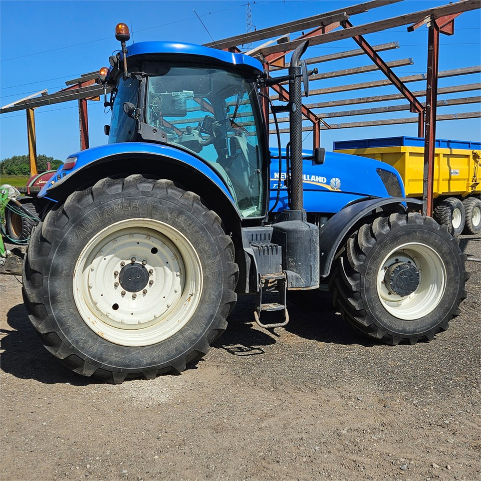 New Holland T7.235 Power Command - Трактор: фото 3 New Holland T7.235 Power Command - Трактор: фото 3