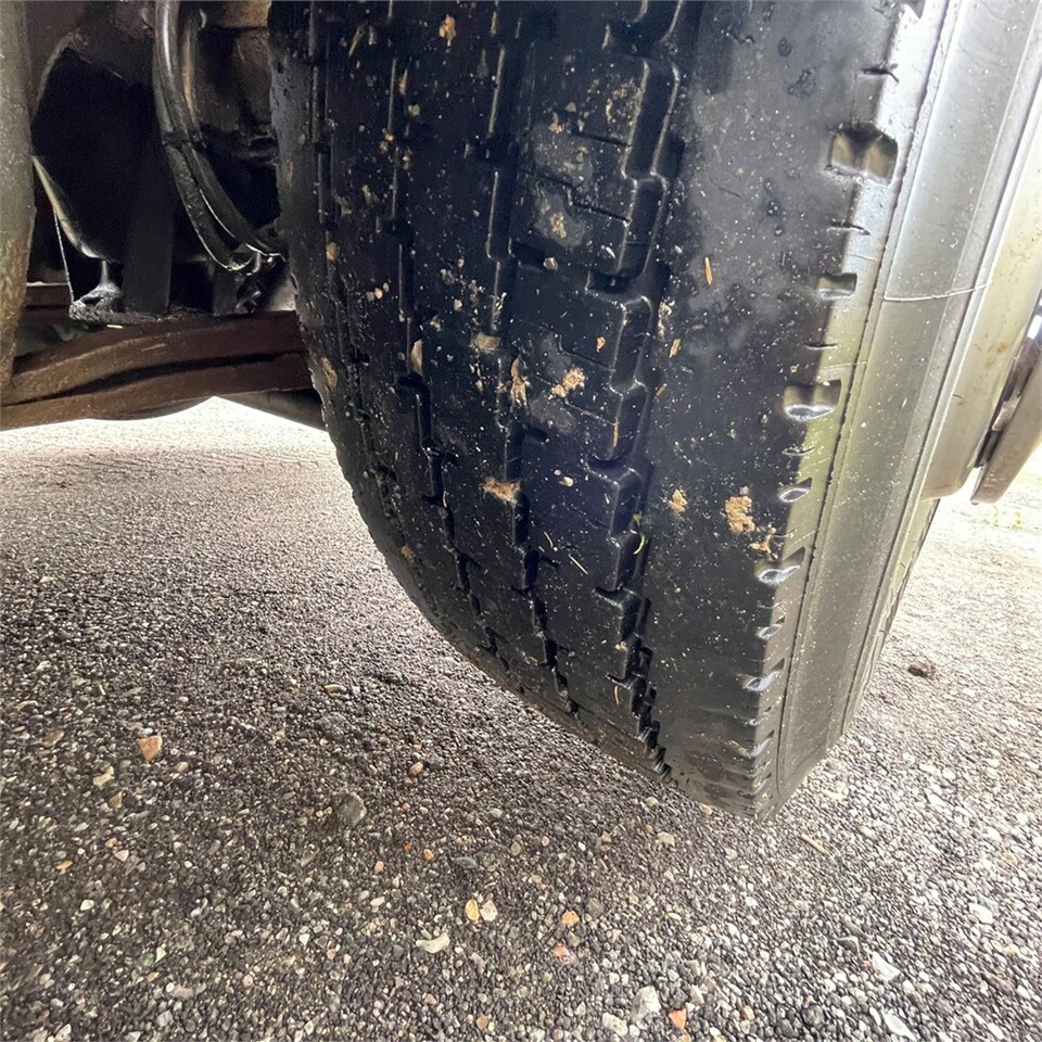 Бортова вантажівка/ Платформа Scania 124G: фото 36