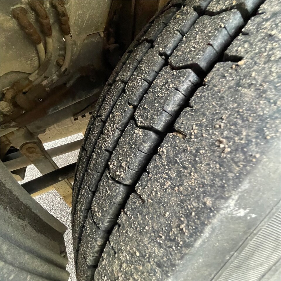 Бортова вантажівка/ Платформа Scania 124G: фото 40